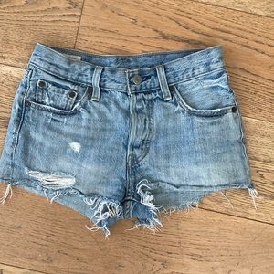 Size 24 Levi’s cut off shorts